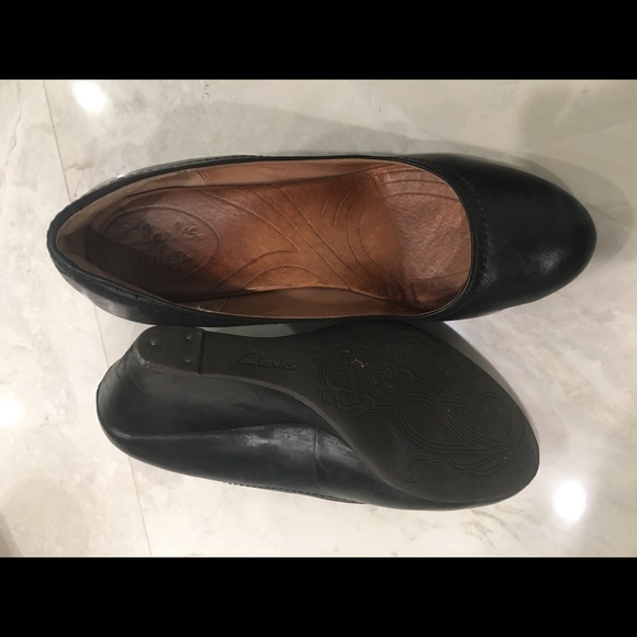 Clarks Black Leather Wedges - Picture 3 of 3